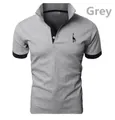 Polo gris à manches courtes pour homme avec logo girafe et col contrasté noir élégant - S / Gris Clair avec Noir