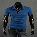 Polo bleu ajusté pour hommes avec des finitions noires et un logo girafe brodé - S / Bleu Denim avec Noir
