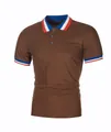 Polo d'été marron pour homme avec col et poignets rayés en rouge, blanc et bleu - S / Marron