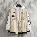 Modische Herren Varsity-Jacke in Beige mit Bären-Grafik und weißer Kapuze im Oversize-Look - Beige