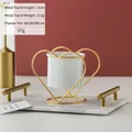 Support minimaliste en fer doré en forme de cœur avec pot en céramique blanc - Support Doré Double Cœur Blanc