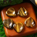 Pietra naturale occhio di tigre da 30 mm a forma di cuore per massaggi e guarigione - 30MM / Occhio di tigre