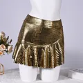 Primer plano de falda pantalón de cuero sintético metalizado dorado cocodrilo - S / Dorado