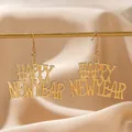 Boucles d'oreilles dorées Happy New Year sur barre, accessoire festif chic - Style de Lettre HAPPY NEW YEAR Dorée (11)