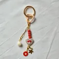 Porte-clés DIY à la mode avec breloque cœur champignon et détail de pompon blanc - Pendentif Cœur Perlé Rouge