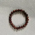 Bracelet de perles bouddhistes authentique en bois de rose avec veinage naturel rouge foncé - Style Boucle Unique (8mm)