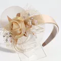 Serre-tête de mariée élégant couleur champagne avec fleur en résille et perles fins - Voile de Fleur Rose Marron