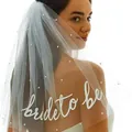 Elegante velo da sposa bianco a doppio strato con perle e scritta 'Bride to be' - Velo con Lettere Stampate in Perle da Sposa