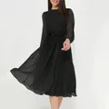 Elegantes schwarzes Midikleid mit weißen Punkten, langen Ärmeln und schickem Taillenband - XS / Schwarz