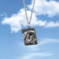 Collana con medaglione a libro vintage in argento con ciondolo gatto sulla luna crescente - Medaglione Libro Luna Gatto (AQ-6507)
