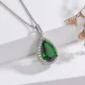 Elegante halsketting met waterdruppel hanger en een levendige groene zirkoon steen - Hanger 1,4 cm x 2,6 cm (met roestvrijstalen ketting van 41 cm-50 cm) / Smaragd