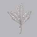 Elegante spilla a foglia d'argento con cristalli baguette scintillanti per eventi - Foglia d'Argento con Strass Completi