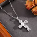 Eleganter Kreuzanhänger aus Titanstahl mit klaren Zirkonia für Damen-Schmucksets. - Halskette mit 6 Quadratischen Zirkonia / Silber