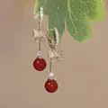 Eleganti orecchini lunghi con farfalle di cristallo e perle rosso vivo lucide. - Stile Frangia Farfalla Occhio di Gatto Bianco Perla Rossa (ER24Y0029)