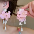 Boucles d'oreilles bohèmes fleurs roses en tissu avec d'élégants pendentifs perles - Style de Fleur en Tissu à Perles (37#) / Rose