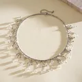 Elegante girocollo in cristallo argentato con dettagli a frange e ombre d'atmosfera - Collare Argento con Cristallo Bianco / Argento
