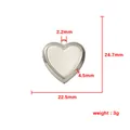 Herzförmiger Medaillon-Anhänger aus Edelstahl mit Maßen 24,7x22,5mm und Gewicht 3g - Geätztes Herz 22*24