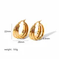 Créoles à trois bandes en acier inoxydable plaqué or 18 carats avec dimensions - Style Linéaire en Acier Inoxydable à Trois Couches Doré (TE6186-G)