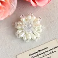 Elegante ciondolo per scarpe a fiore DIY con perle e cristalli per sabot - Fiore con Perline di Cristallo Bianco (27965-10)