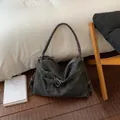 Sac cabas vintage en denim gris foncé avec une boucle décorative et une bandoulière - 35*11*24 / Cowboy / Noir