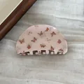 Pince à cheveux élégante en acétate avec motif papillon délicat sur lin texturé - Imprimé Papillon Beige - Style Demi-cercle