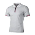Elegante polo da uomo grigio chiaro slim fit con cerniera e dettagli a righe classiche - S / Grigio chiaro