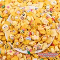 Sortierte gelbe Cartoon-Harz-Anhänger für DIY-Handyhüllen und Haarschmuck-Dekoration - Zufällige gemischte Stile / Groß / Gelbe Serie