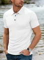 Detailopname van een wit ademend polo shirt voor heren in business casual stijl - S / Wit