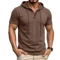 Vue détaillée d'un t-shirt à capuche Henley à manches courtes marron pour le fitness - S / Vert Militaire