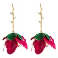 Dettaglio di orecchini floreali 3D fatti a mano con ramo dorato e petali magenta - Orecchini a Goccia Fiori Smaltati Sfumati Rosa (Stile 4)