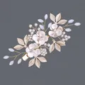 Horquilla de novia artesanal con flores blancas perlas y hojas doradas - Pinza Para El Cabello Versátil Con Diseño De Flor Del Bosque Dorado