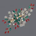 Elegante pinza de pelo floral para novia con cristales rojos verdes y perlas finas - Pinza Para El Cabello Versátil De Estilo Retro Dorada Y Con Diamantes De Imitación Hs-j7457gcai