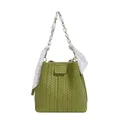 Sac seau tissé vert élégant avec une bandoulière en chaîne et foulard floral blanc pour femme - Vert
