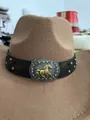 Retro style brown felt cowboy hat featuring a black leather band with golden horse buckle - 56-58cm / Brown Woolen Felt Hat with Horse Relief Metal Buckle (AB322)