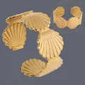 Luxury 18K gold plated stainless steel shell cuff bracelet for women in golden finish - Shell Design (BS-J5620G) / Gold