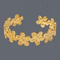 Elegant 18K gold-plated irregular flower cuff bracelet in hammered stainless steel. - Flower Hammered Texture(BS-J5570G)