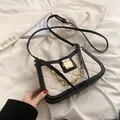 Bolso bandolera acolchado en blanco y negro para mujer con detalle de cadena dorada - Acolchado Blanco