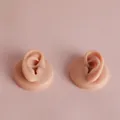 Paar realistische Silikon-Ohrmodelle für Piercing-Übungen und Schmuckpräsentationen. - Ein Paar Ohren (001)