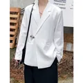 Chaqueta de traje casual blanca para hombre con detalle de hebilla moderna - M / Blanco