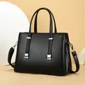 Elegante borsa a mano in pelle nera testurizzata per il lavoro quotidiano donna. - 30*13*21cm / Nero