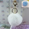 Weicher 8cm weißer Kunstkaninchenfell Pompon Schlüsselanhänger mit Goldbeschlag - Gummiband-Stil (Ohne Metallteile) / Reinweiß