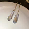 Elegante und funkelnde Tropfenohrringe aus klarem Kristall mit Silbernadeln im Vintage-Stil - Silber-Transparent