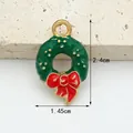 Ciondolo ghirlanda natalizia in smalto verde con fiocco rosso, gioielli DIY, 2.4cm x 1.45cm - Ghirlanda con nastro verde