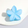 Mini pince à cheveux fleur bleu ciel mat pour coiffure élégante et accessoire femme - Forme de Fleur / Petit bleu clair