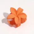 Pince à cheveux fleur de frangipanier mate orange vif élégante pour femmes et filles - Forme de Fleur / Petit Orange
