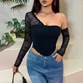 Sexiges schwarzes One-Shoulder-Spitzenoberteil in schmaler Passform für Frauen - S / Schwarz