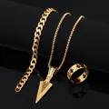 Golden hip hop jewelry set including cross ring, arrow pendant and chunky curb chain - Three-Piece Arrow Collection (6024) / Gold