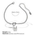 Verstellbares Edelstahl-Armband mit Strass-Buchstabe M, Länge 18cm plus 5cm Kette - M Stahlfarbenes Armband