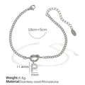Silbernes Edelstahlarmband mit funkelndem Buchstaben P Anhänger und Strasssteinen - P Stahlfarbenes Armband