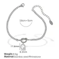Edelstahlarmband mit Buchstaben Q Anhänger, funkelnden Strasssteinen und verstellbarer Kette - Q Stahlfarbenes Armband